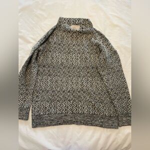 Banana Republic Sweater Size Small.